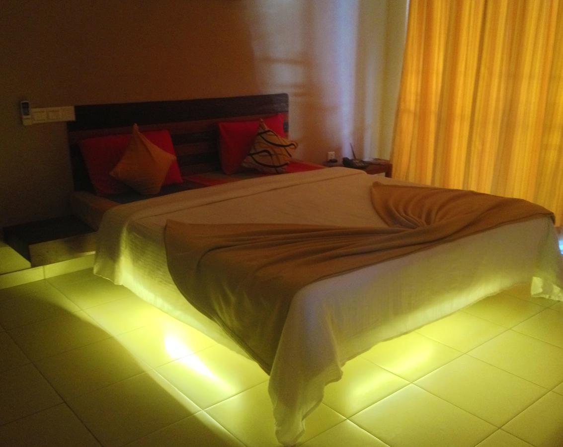 New Shangrela Beach Resort Ambalangoda  Buitenkant foto