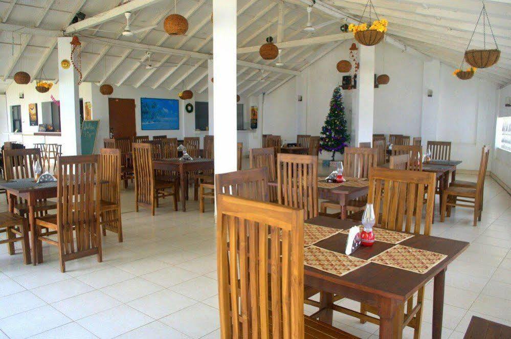 New Shangrela Beach Resort Ambalangoda  Buitenkant foto