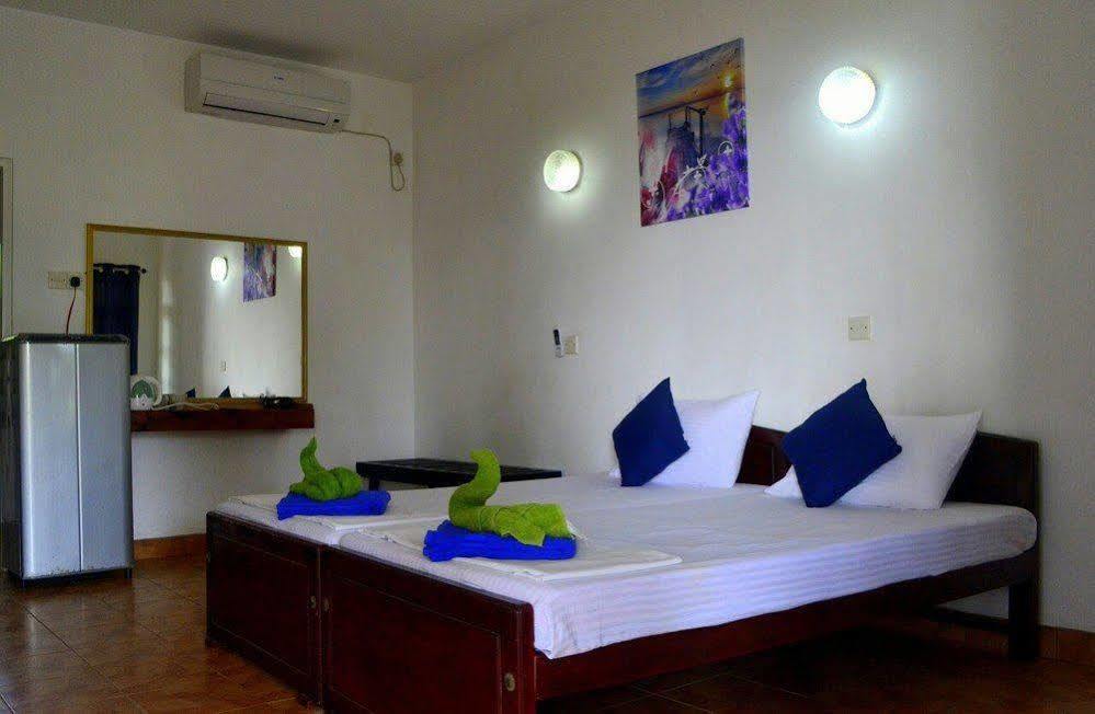 New Shangrela Beach Resort Ambalangoda  Buitenkant foto