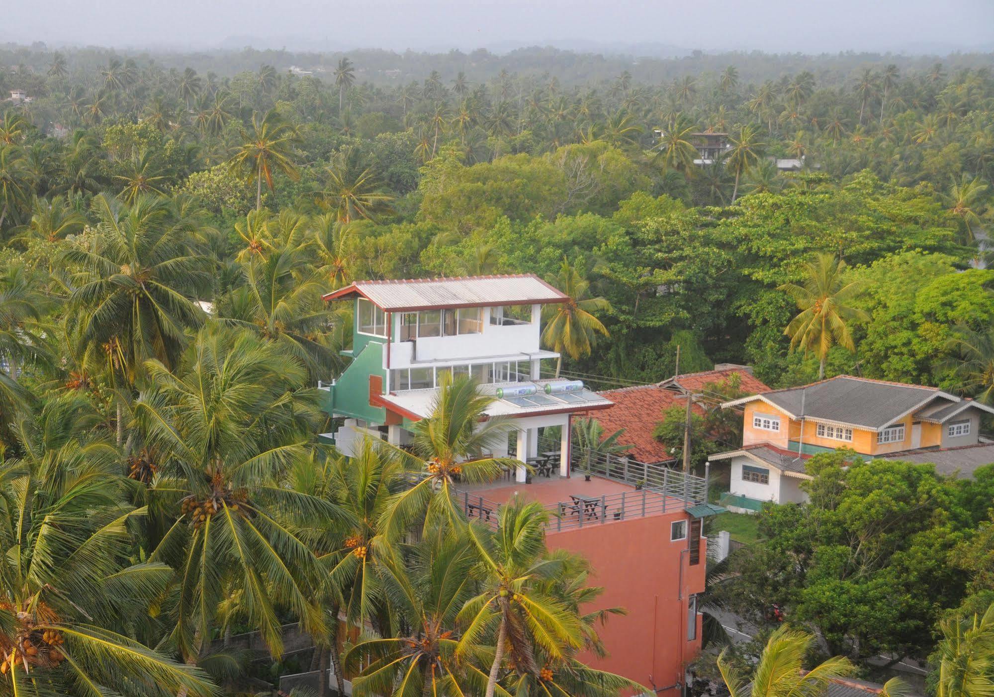 New Shangrela Beach Resort Ambalangoda  Buitenkant foto