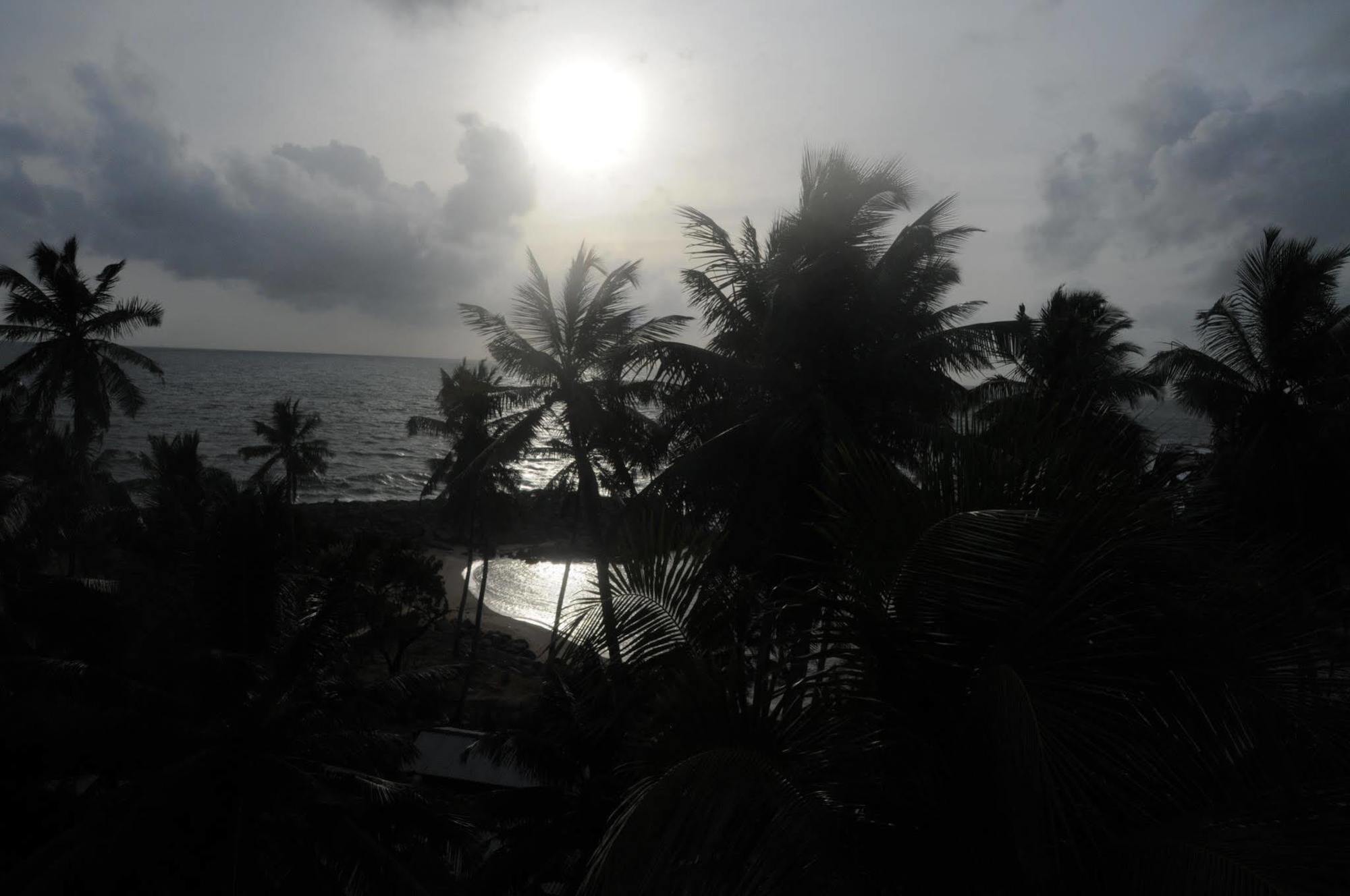 New Shangrela Beach Resort Ambalangoda  Buitenkant foto